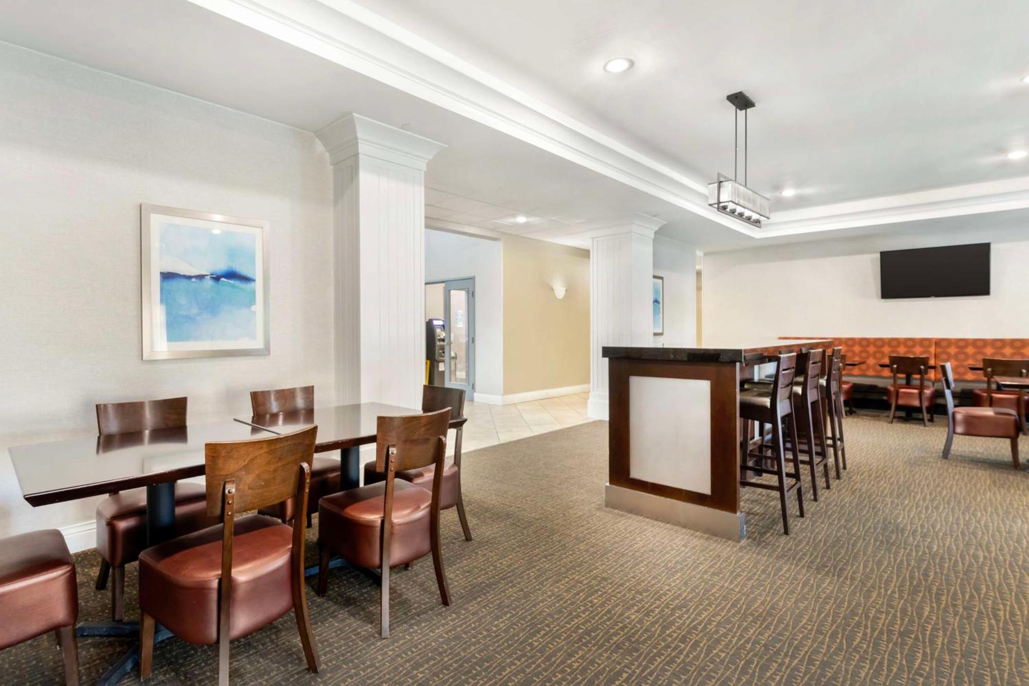 Best Western Plus Appleton Airport Mall Hotel Exteriör bild