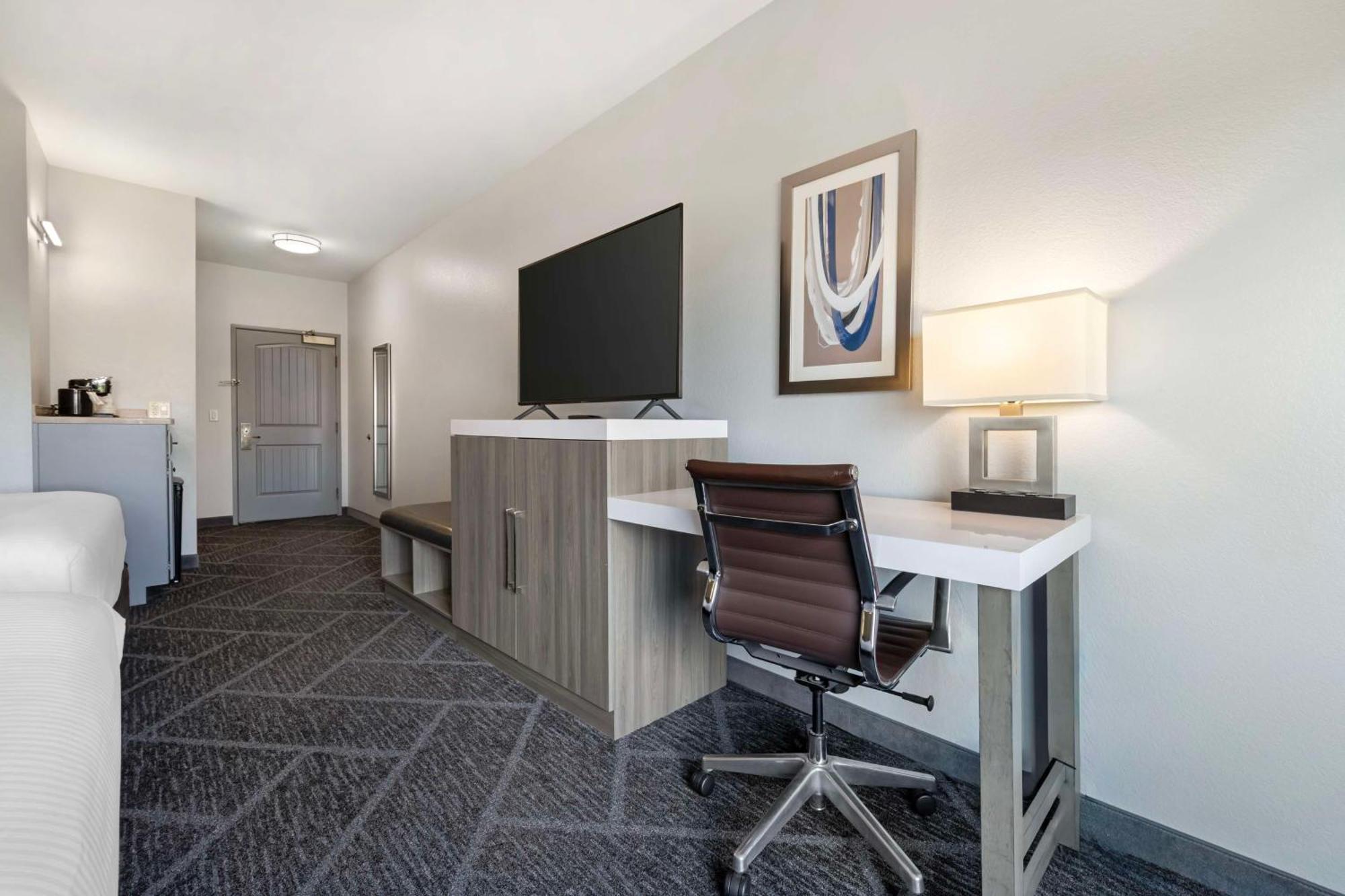 Best Western Plus Appleton Airport Mall Hotel Exteriör bild